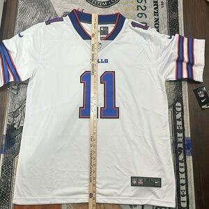 NWT. Cole Beasley. XL mens.